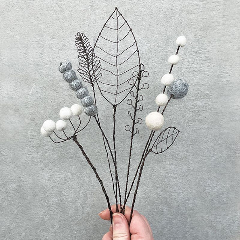 Rusty wire Cow parsley-White