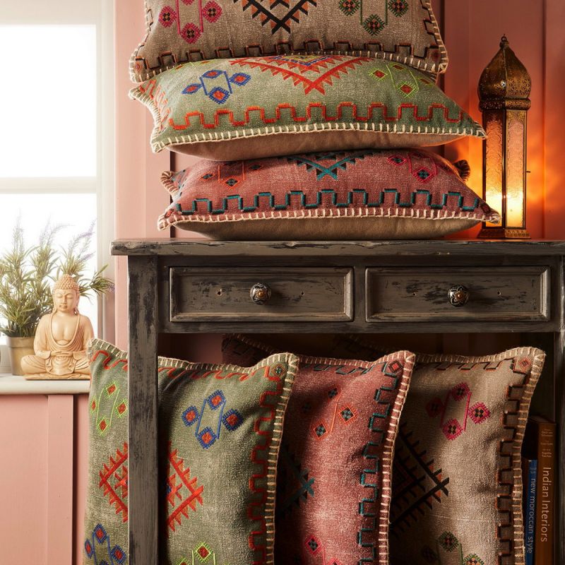 Satara stone wash cushion with embroidery, grey 50x50cm